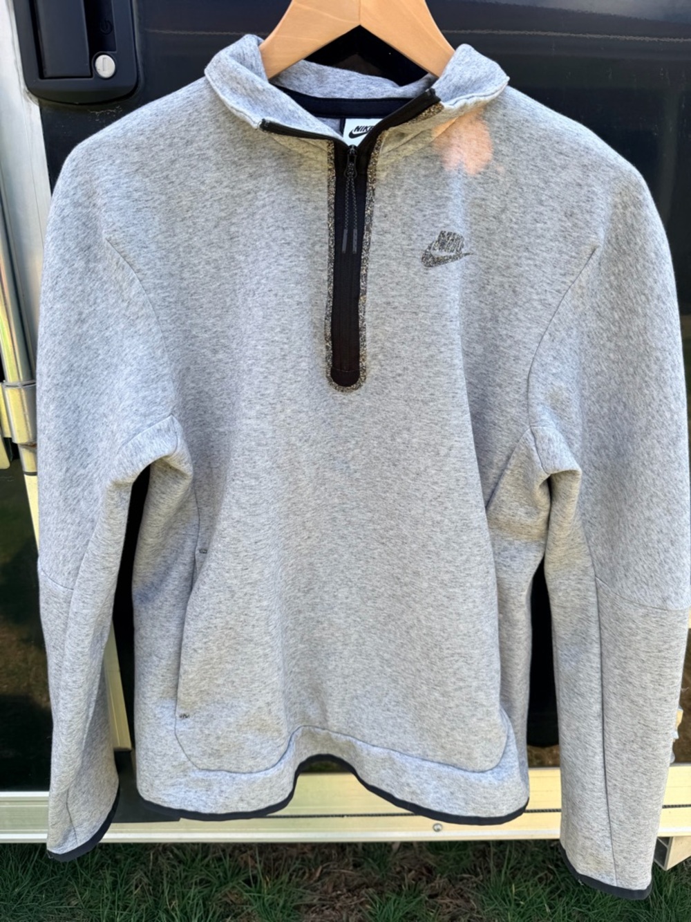 Nike Men’s Light Gray Half-Zip Pullover Sweatshirt